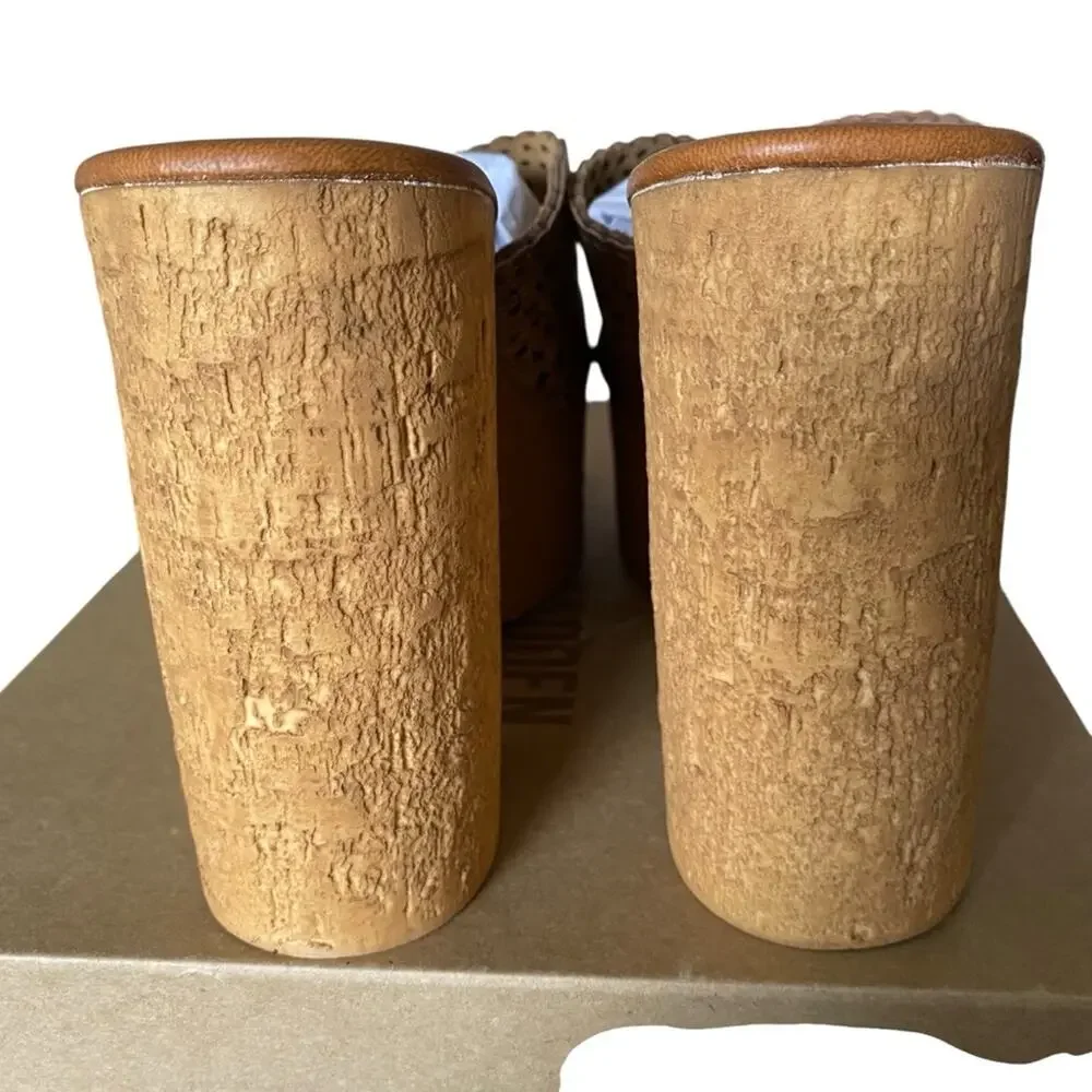 Steve Madden Leather Lining Gold Platform Wedge Sandals NWTs NIB size 8